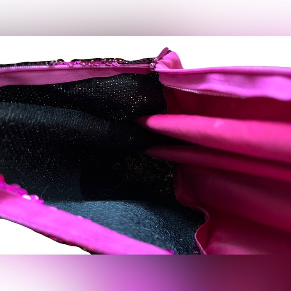 Flip sequin cushion cover - Picture 4 of 5